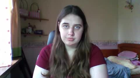 hess_luna_ online show from November 19, 10:37 am