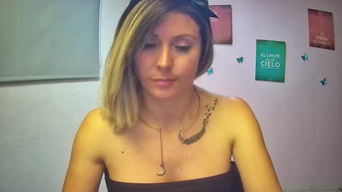 Hestesiaxx online show from September 17, 2:31 am