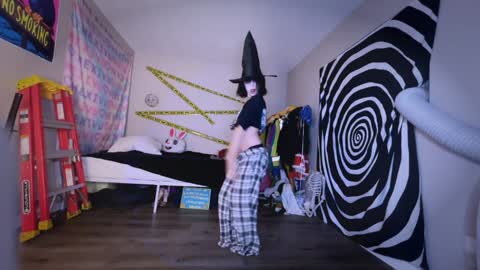 salem online show from October 6, 2:39 am