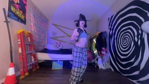 salem online show from October 8, 3:33 am