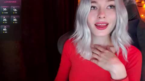 Snapshot of hey_nora_ chatting on October 26, 7:42 pm Nora online show from October 26, 7:42 pm