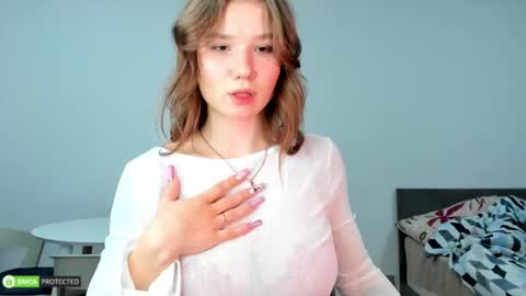 Snapshot of hey_tyankaaaa chatting on September 19, 11:04 pm Bella 3 online show from September 19, 11:04 pm