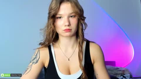 Snapshot of hey_tyankaaaa chatting on September 8, 10:42 pm Bella 3 online show from September 8, 10:42 pm