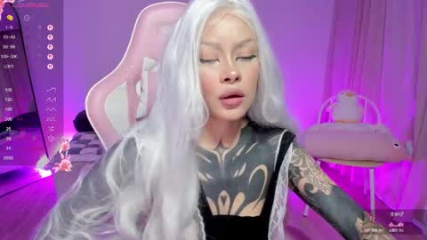 Snapshot of heybambino_ chatting on September 23, 3:37 am Bambi.....Help me get 100 likes in the satisfaction bar. online show from September 23, 3:37 am