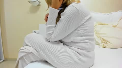 Heyheygrey online show from January 20, 4:32 am