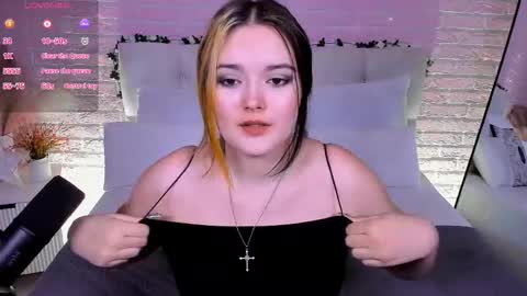 Snapshot of heymarybaby chatting on October 8, 11:03 am Amazing Mary online show from October 8, 11:03 am