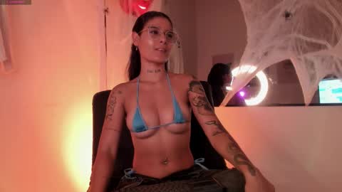 heyyo1808 online show from October 29, 10:45 pm