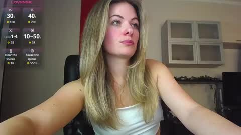 Lina online show from May 28, 6:17 pm