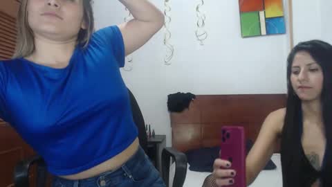 hilaril18 online show from December 18, 3:04 am