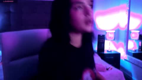 hilary_tailor online show from March 22, 11:05 am