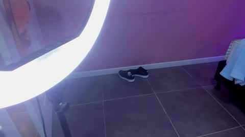 Snapshot of hilary_tailor chatting on October 22, 4:12 pm hilary_tailor online show from October 22, 4:12 pm