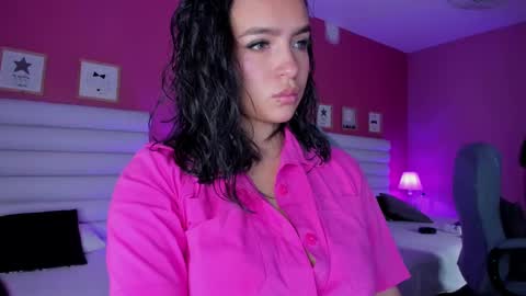 Snapshot of hilary_tailor chatting on September 27, 11:50 am hilary_tailor online show from September 27, 11:50 am