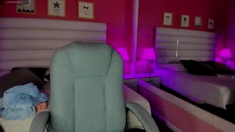 Snapshot of hilary_tailor chatting on October 6, 11:05 am hilary_tailor online show from October 6, 11:05 am