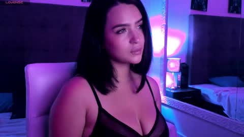 hilary_tailor online show from March 19, 11:14 am