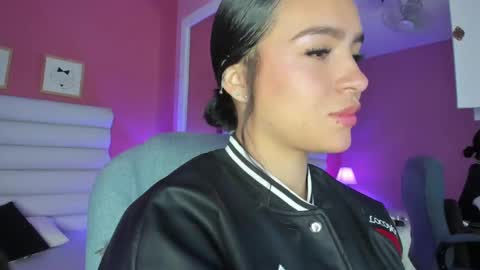 Snapshot of hilary_tailor chatting on September 26, 11:41 am hilary_tailor online show from September 26, 11:41 am