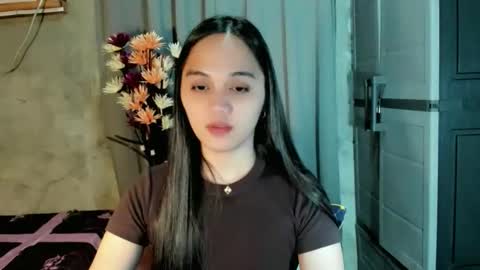 hilarymolly online show from May 10, 8:33 pm
