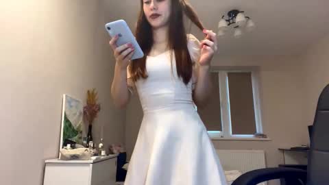 Hi Im Elizabeth online show from November 14, 10:37 am