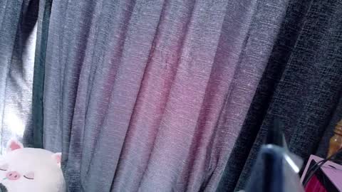 Inori Independent model online show from April 8, 6:54 pm