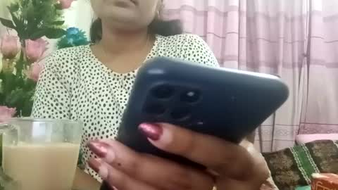 Snapshot of himuhimu22 chatting on February 2, 3:49 pm himuhimu22 online show from February 2, 3:49 pm