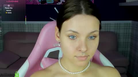 hina smilth online show from October 22, 11:37 am