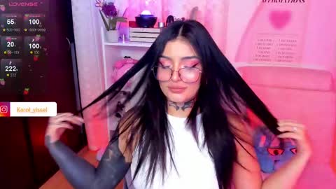 Snapshot of hinataweed01 chatting on February 14, 7:38 am Karol Independent Model online show from February 14, 7:38 am