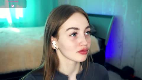 Snapshot of hip_hop_baby chatting on September 17, 8:01 am Leya Day Mary Night   PvT Open online show from September 17, 8:01 am