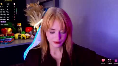 Snapshot of hisoka__akerley chatting on September 14, 5:22 pm Ella online show from September 14, 5:22 pm