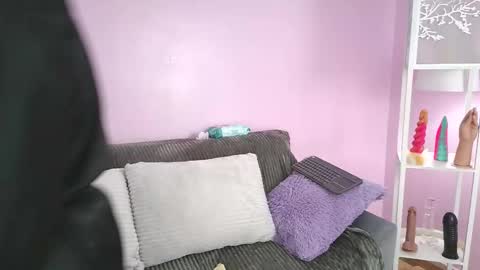 hiyakasudere_ online show from November 22, 6:43 pm