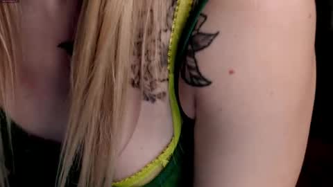 Snapshot of ho1yh01e chatting on October 23, 6:58 pm Holly online show from October 23, 6:58 pm