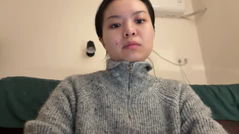 Snapshot of hola_sunflower chatting on November 1, 2:21 pm amy online show from November 1, 2:21 pm