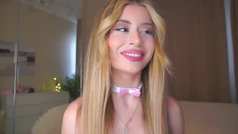 Moni Monica online show from March 27, 8:26 am