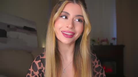 Moni Monica online show from April 18, 8:06 am