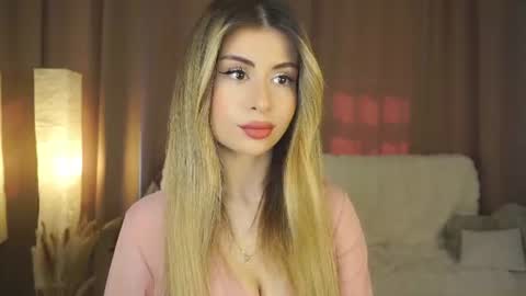 Moni Monica online show from July 11, 8:03 am