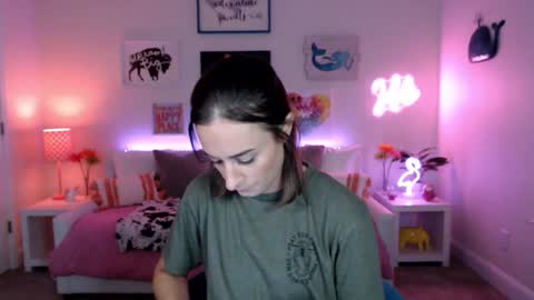 Holi Hurricane online show from December 1, 3:21 am