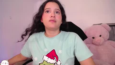 Snapshot of holly_16 chatting on October 1, 12:04 am holly_16 online show from October 1, 12:04 am