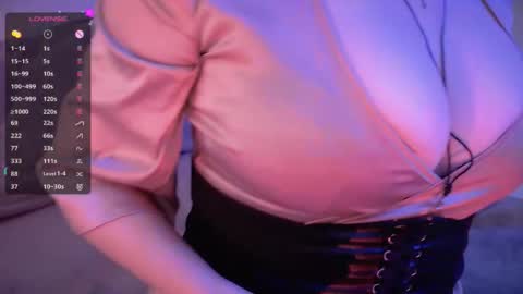 Snapshot of holly_molly_69 chatting on October 5, 3:22 am Molly online show from October 5, 3:22 am