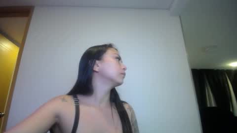 Holly online show from October 31, 2:13 am