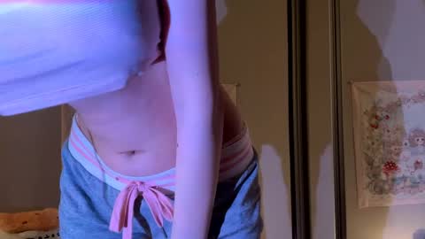 holly_sinner_ online show from April 15, 9:48 pm