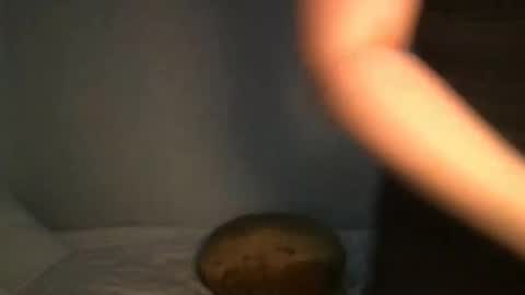 Holly Hox online show from February 7, 9:15 pm