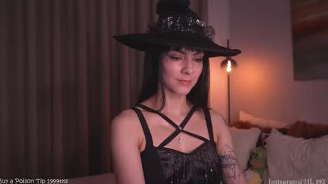 Snapshot of hollylinder_ chatting on November 1, 2:27 am Holly Linder online show from November 1, 2:27 am