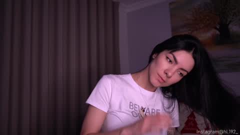 Snapshot of hollylinder_ chatting on December 11, 1:47 am Holly Linder online show from December 11, 1:47 am