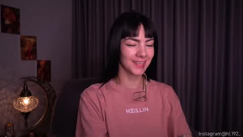 Snapshot of hollylinder_ chatting on February 20, 1:46 am Holly Linder online show from February 20, 1:46 am
