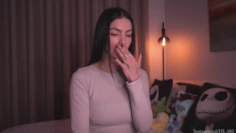 Snapshot of hollylinder_ chatting on October 9, 2:15 am Holly Linder online show from October 9, 2:15 am