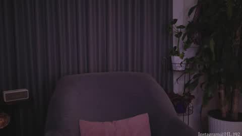 Holly Linder online show from November 19, 1:49 am