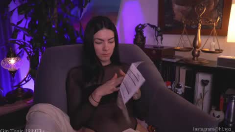 Snapshot of hollylinder_ chatting on March 9, 2:39 am Holly Linder online show from March 9, 2:39 am