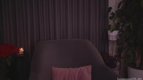 Snapshot of hollylinder_ chatting on October 22, 1:54 am Holly Linder online show from October 22, 1:54 am