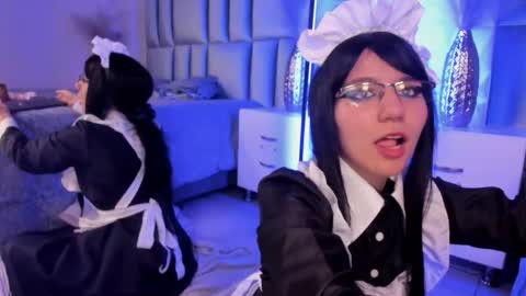 hollypeach_ online show from March 6, 10:05 pm