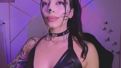 Snapshot of hollyxx_ chatting on October 11, 12:15 am holly online show from October 11, 12:15 am