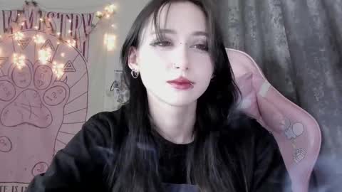 Ho Lee Sheet online show from October 21, 7:40 pm