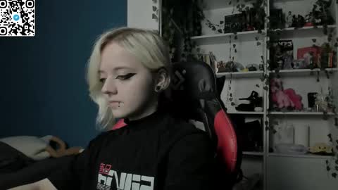 holy_mistresss online show from November 26, 9:43 am